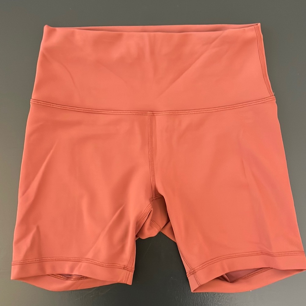 *LULULEMON* Wunder Train 6” Short